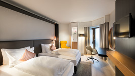 Crowne Plaza Duesseldorf Neuss twin bed room