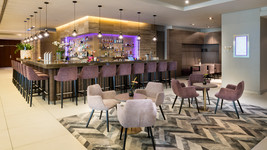 Crowne Plaza Duesseldorf Neuss Open Lobby Hotel bar