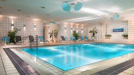 Holiday Inn Berlin City West swimming pool