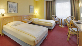 Tryp by Wyndham Koeln City Centre Twin Bed Room