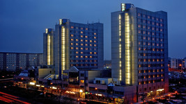 City Hotel Berlin East exterior