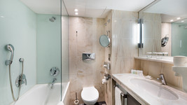Crowne Plaza Duesseldorf Neuss Bathroom Classic room