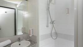 ibis Hotel Gelsenkirchen Bathroom