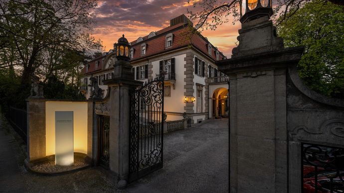 Schlosshotel Berlin im Abendlicht