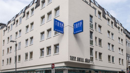 Tryp by Wyndham Koeln City Centre exterior